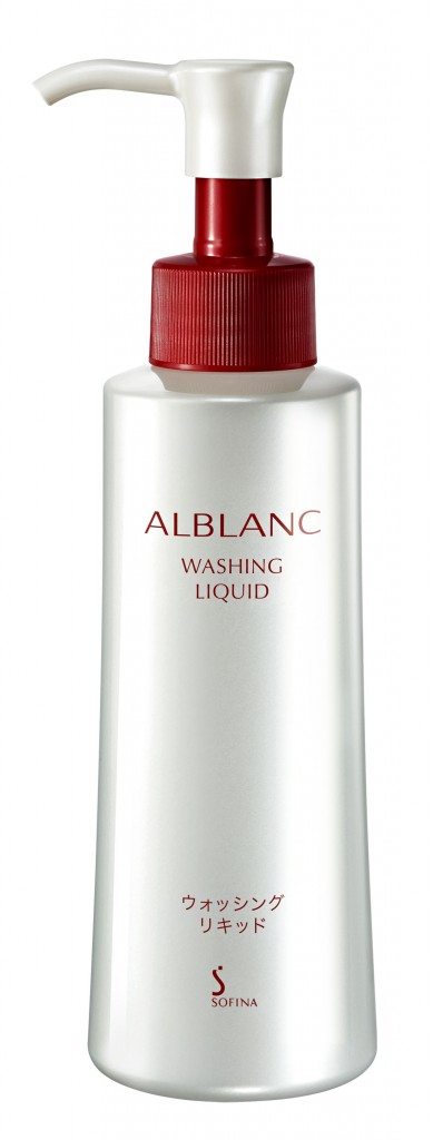 Sofina ALBLANC Washing Liquid 2,800日元/150ml 蘊含50％高效美容成分，泡沫豐富細膩。