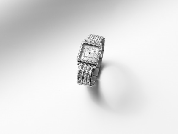 GUESS WATCH簡約水晶方形錶殼搭配雅緻鋼網錶帶