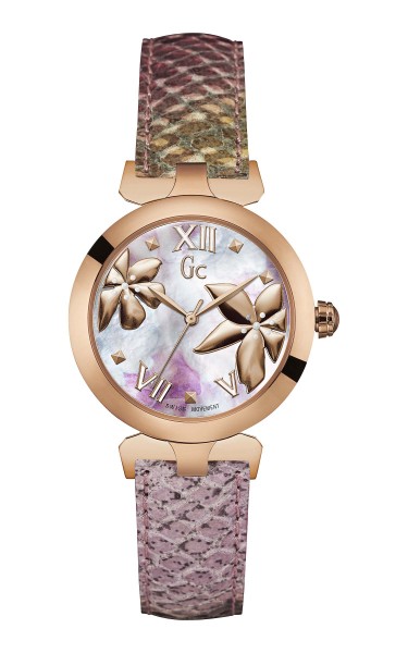 Gc這款全新、色彩鮮艷的蟒蛇紋粉彩腕錶，帶你和摰愛深入浪漫國度