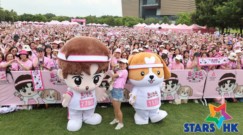 「教姐」、愛寵Amber參加《Anson Lo Charity Pet Walk》 近四千神徒齊創造世界紀錄