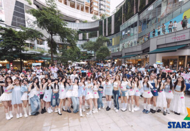 《偶像女生見面會及首個簽名會》  全新造型及演唱經典廣東歌表演登場