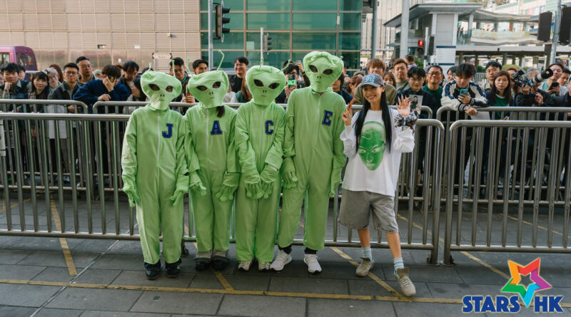 陳凱詠紅館處女騷今晚開鑼 指甲鑲鑽狀態大勇  外星人粉絲到場支持拜神儀式  配合煙花匯演延至9:30開Show