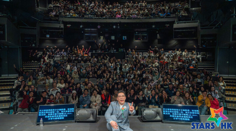 《何基佑棟篤K之細路仔唔識世界》日前於壽臣劇院圓滿完成 兩場觀眾超級熱烈的反應，笑聲、掌聲和歡呼聲都讓Kay很感動