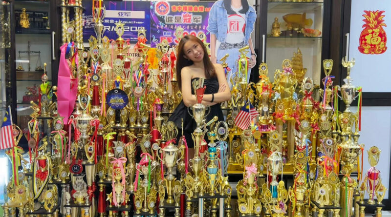 曾任側田及動力火車演唱會嘉賓  年僅19歲橫掃過百冠軍 怪物新人劉恩君Jun Jun 首支出道作〈和光同塵〉