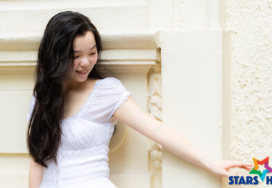 香港環球唱片2026重點唱作新人 Kaelyn 正式出道 名校 Berklee 畢業生自薦獲賞識 首支主打《Up & Down》親自作曲溫柔治癒都市人